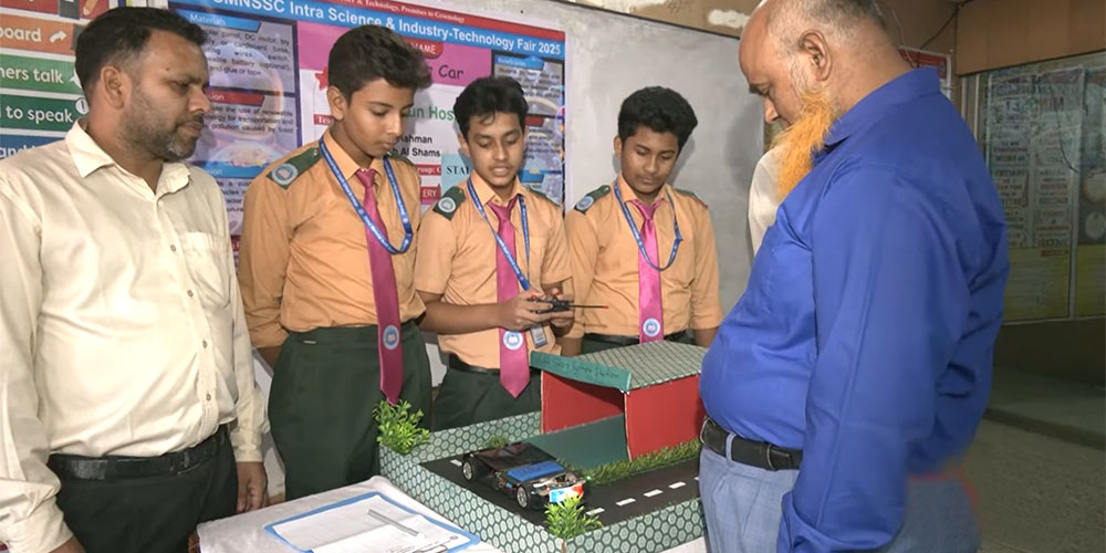 শিমুল মেমোরিয়াল নর্থ সাউথ স্কুল এন্ড কলেজ রাজশাহীতে শিক্ষার্থীদের উদ্ভাবনী প্রকল্প নিয়ে চলছে ৩ দিনব্যাপী বিজ্ঞানমেলা